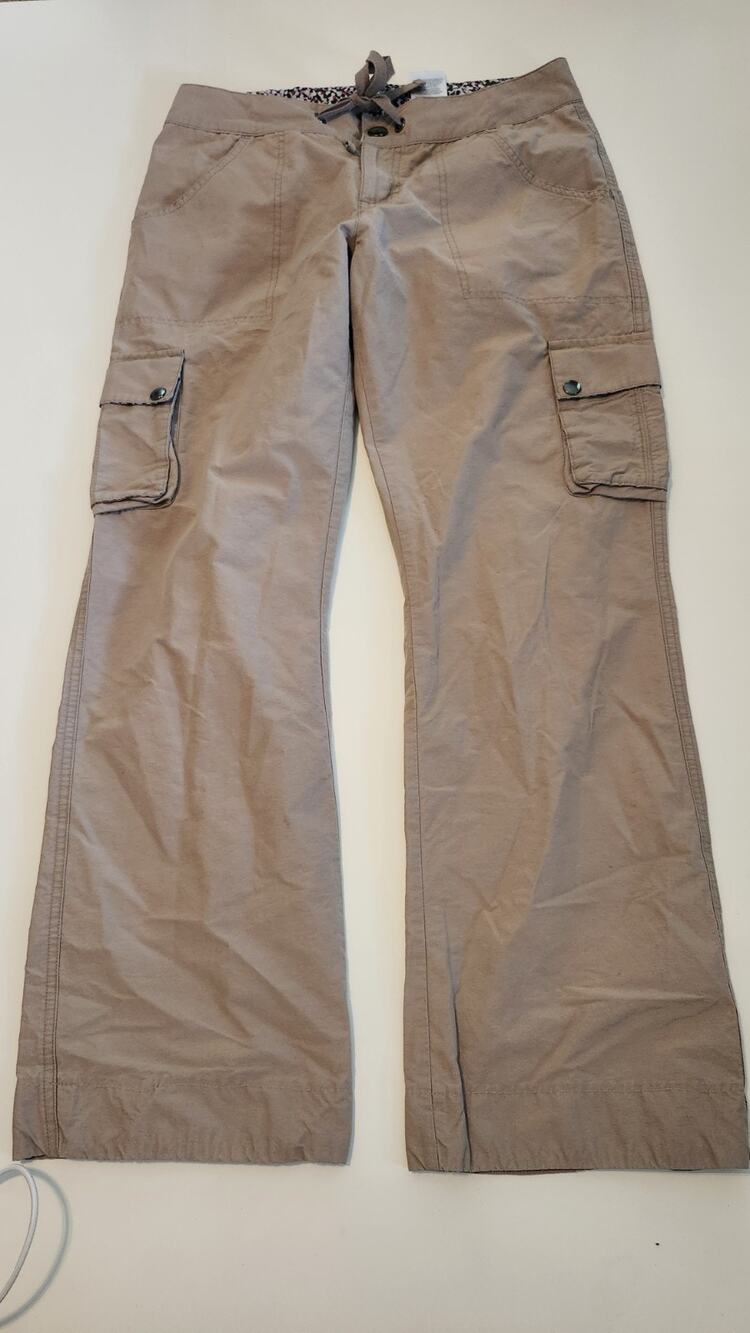 Columbia Women's Size 8 R Khaki Cargo Flare Pants Y2K Floral Waist Lining #554